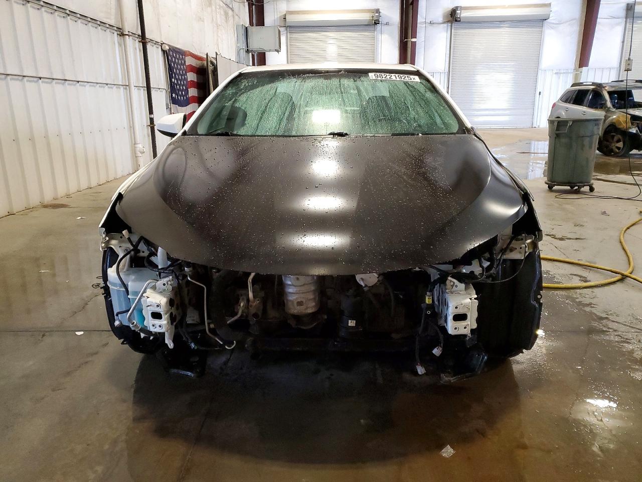 2017 TOYOTA CAMRY LE photo 5