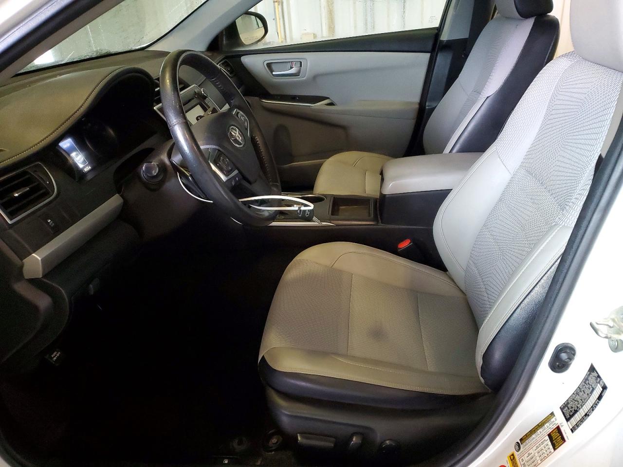 2017 TOYOTA CAMRY LE photo 7
