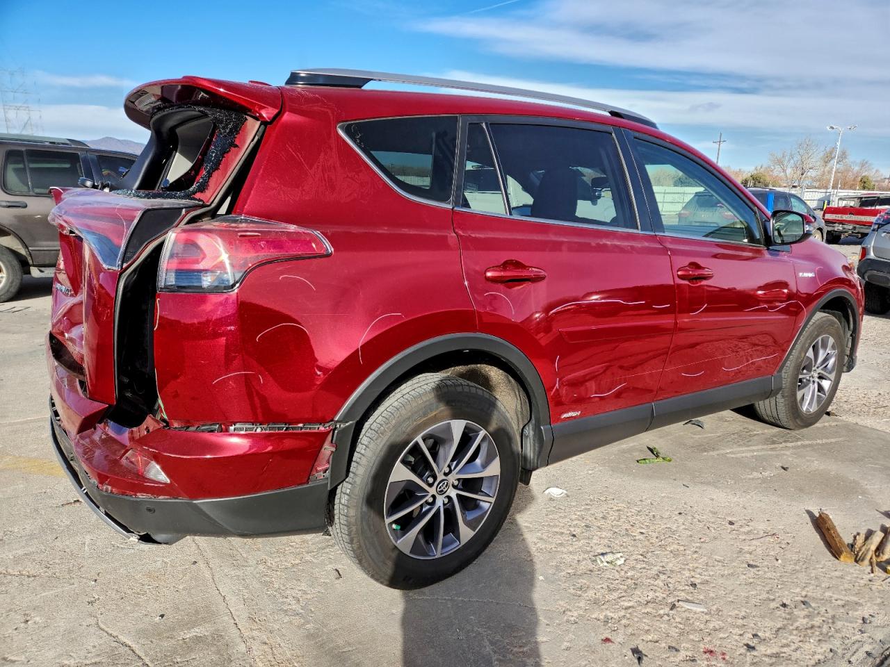 2018 TOYOTA RAV4 HV LE photo 3