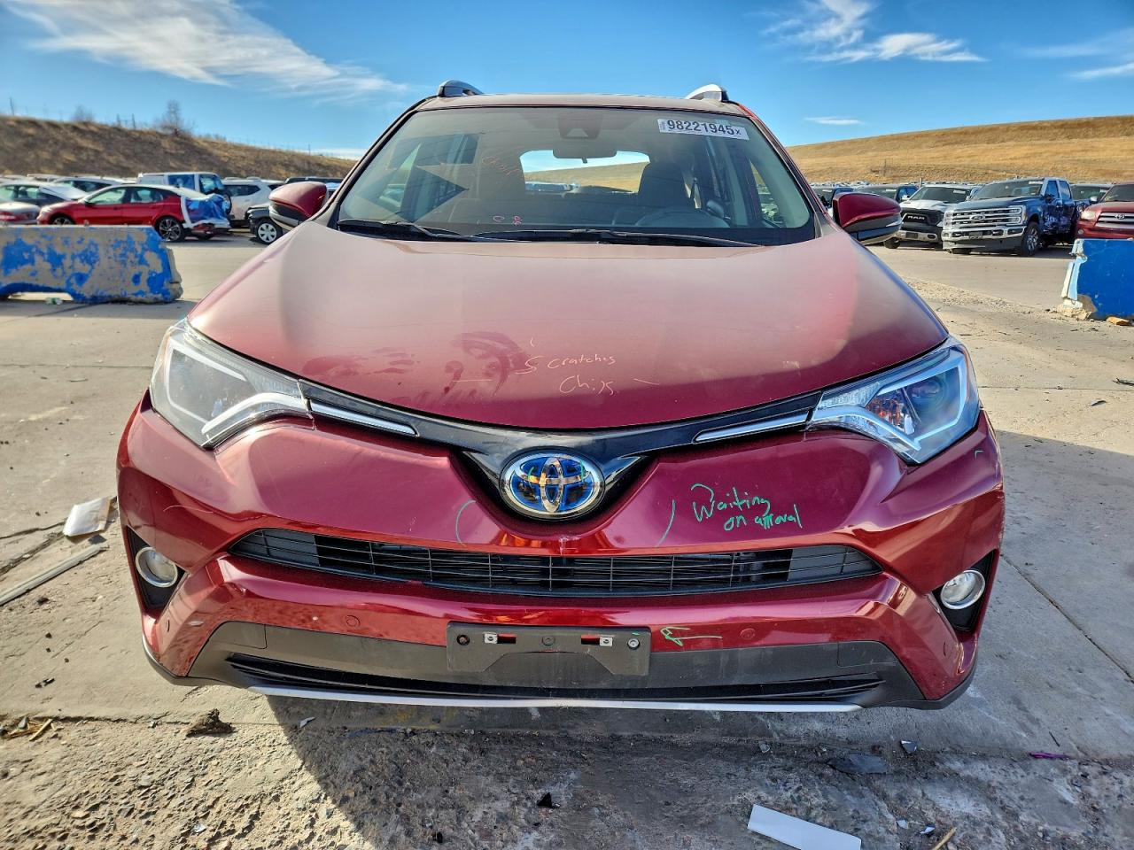 2018 TOYOTA RAV4 HV LE photo 5