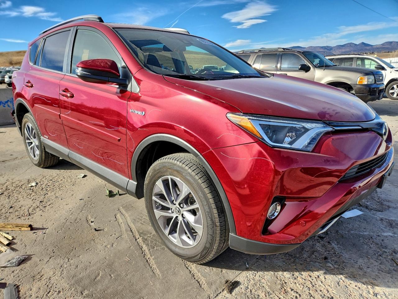 2018 TOYOTA RAV4 HV LE photo 4