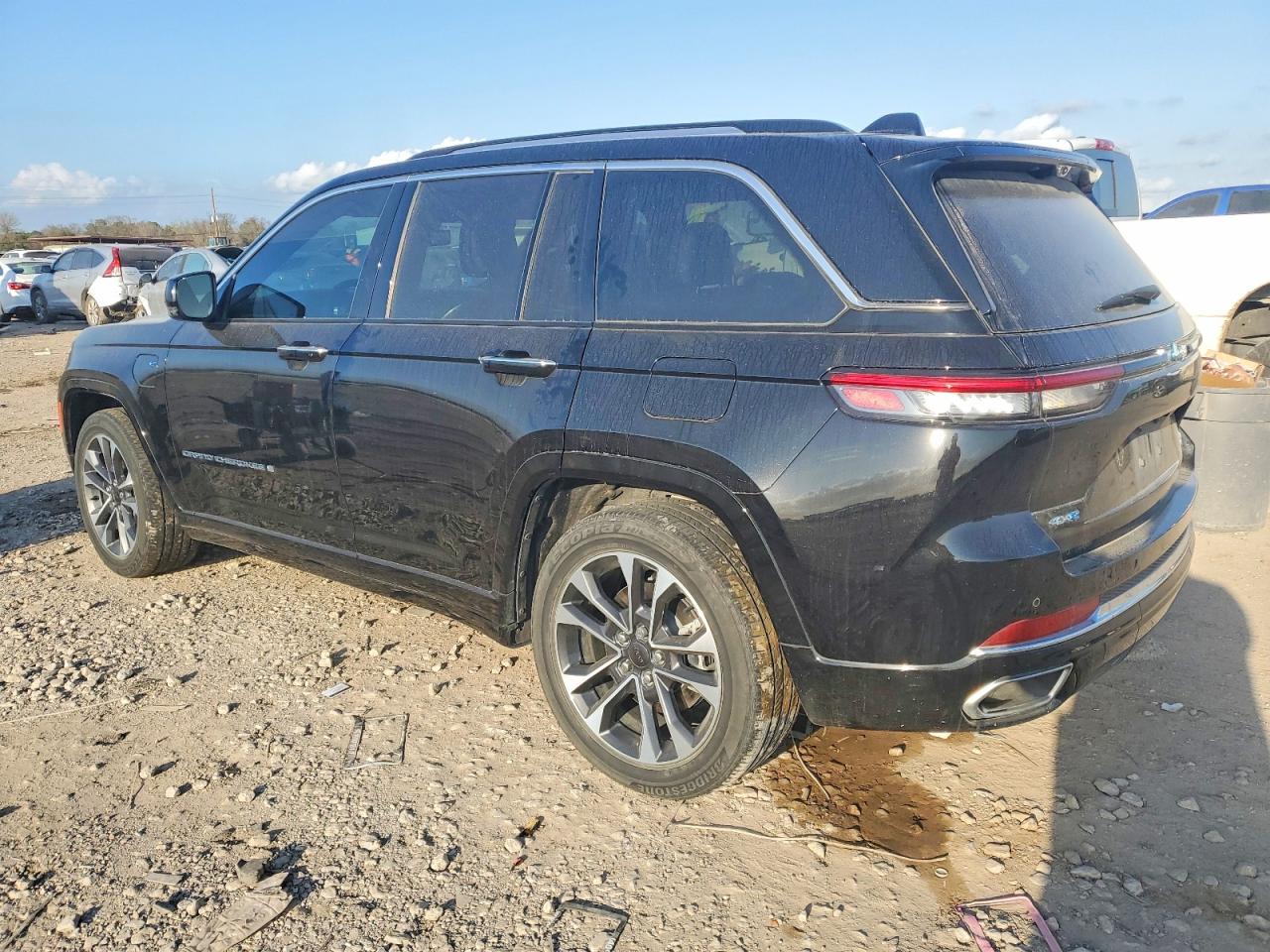 2022 JEEP GRAND CHEROKEE OVERLAND 4XE photo 2