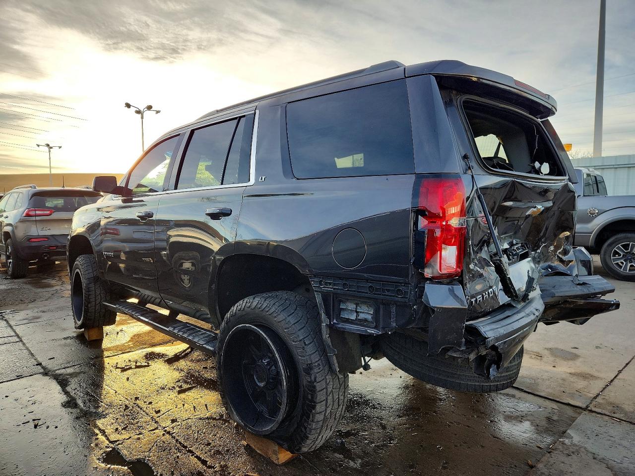 2015 CHEVROLET TAHOE K1500 LT photo 2