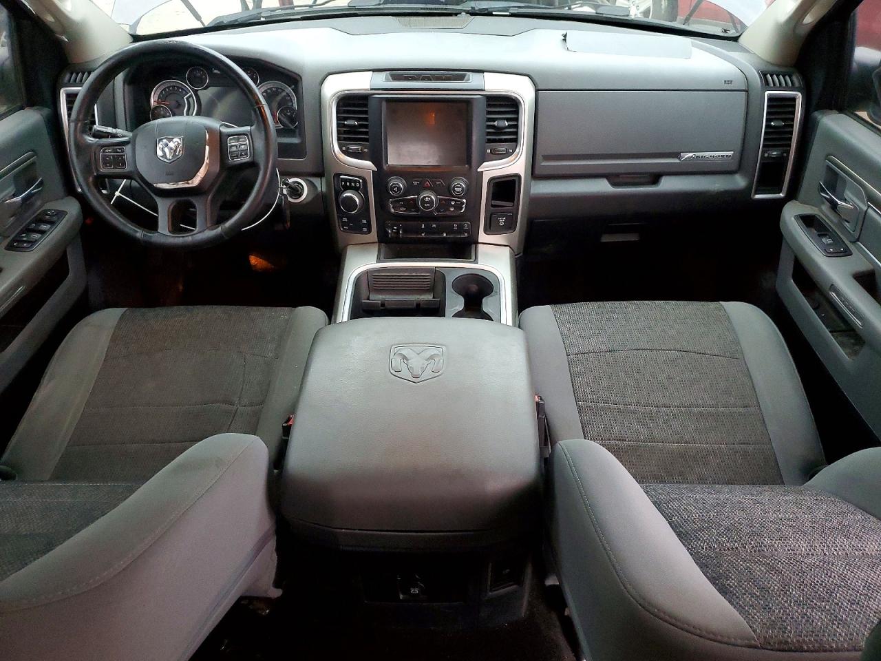 2017 RAM 1500 SLT photo 8