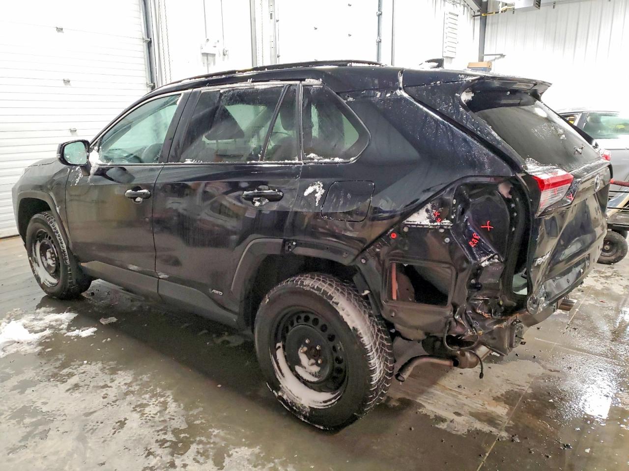 2024 TOYOTA RAV4 XLE photo 2