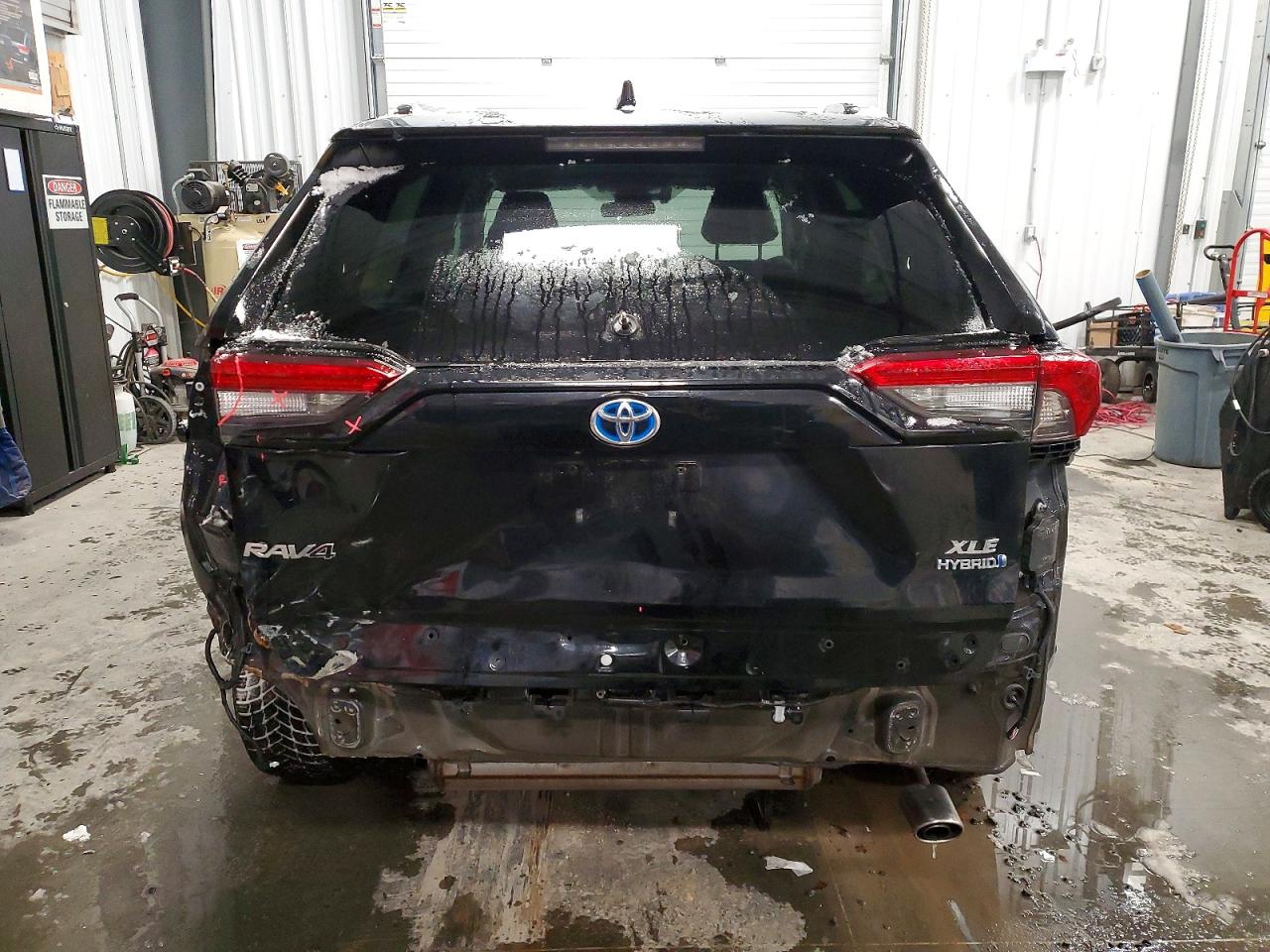 2024 TOYOTA RAV4 XLE photo 6