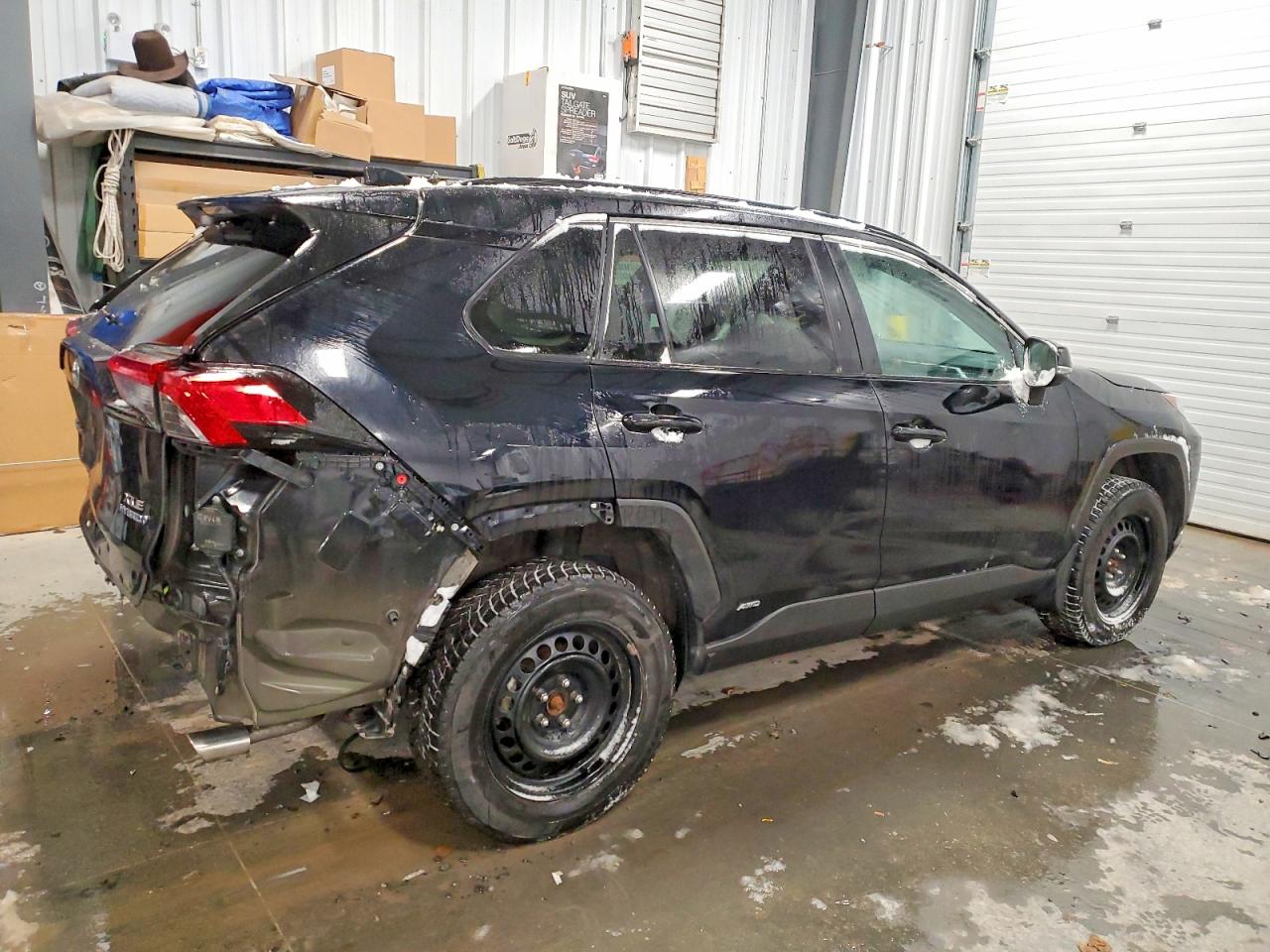 2024 TOYOTA RAV4 XLE photo 3