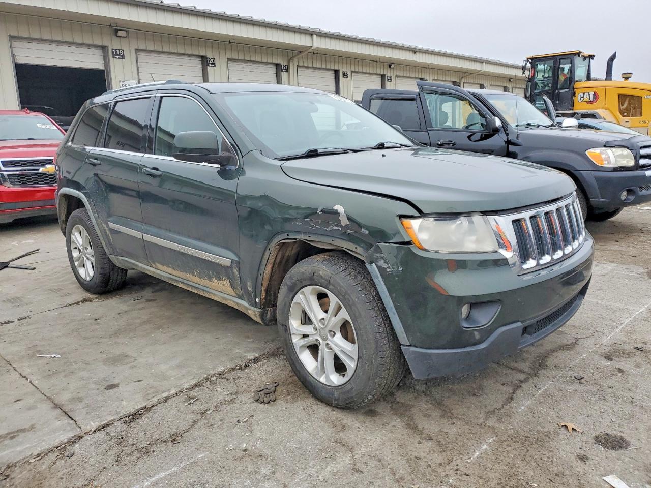 2011 JEEP GRAND CHEROKEE LAREDO photo 4