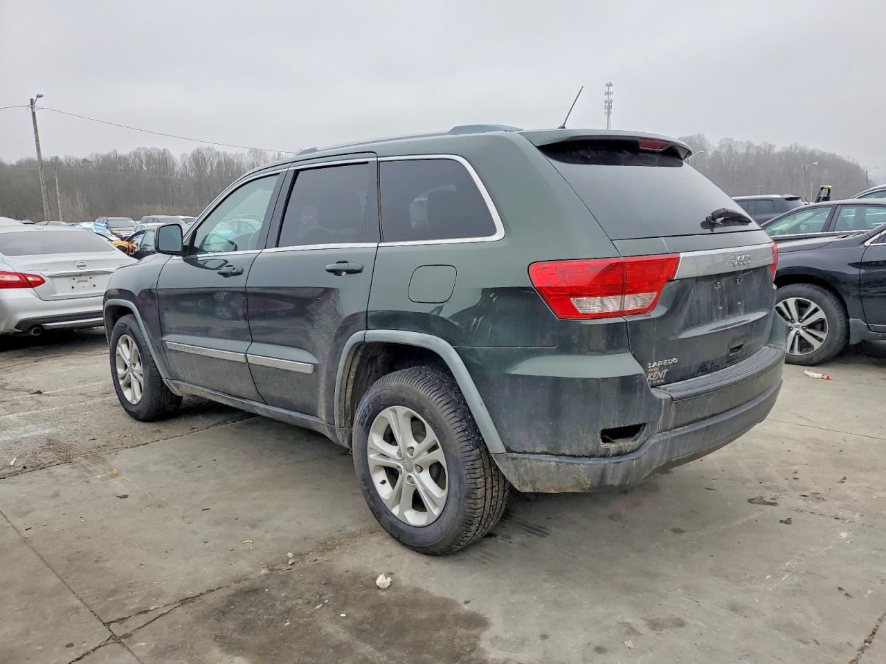 2011 JEEP GRAND CHEROKEE LAREDO photo 2