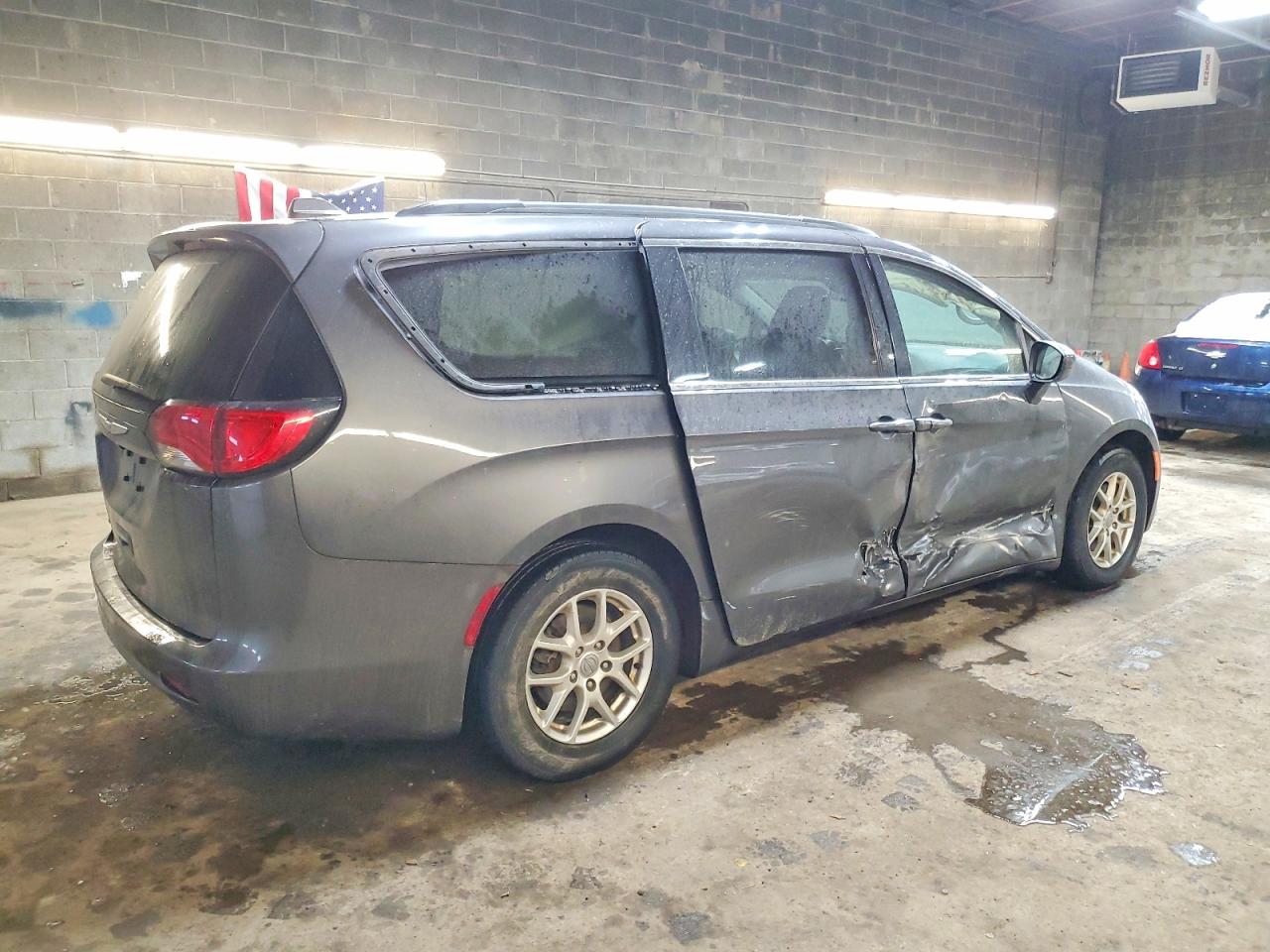 2020 CHRYSLER VOYAGER LXI photo 3
