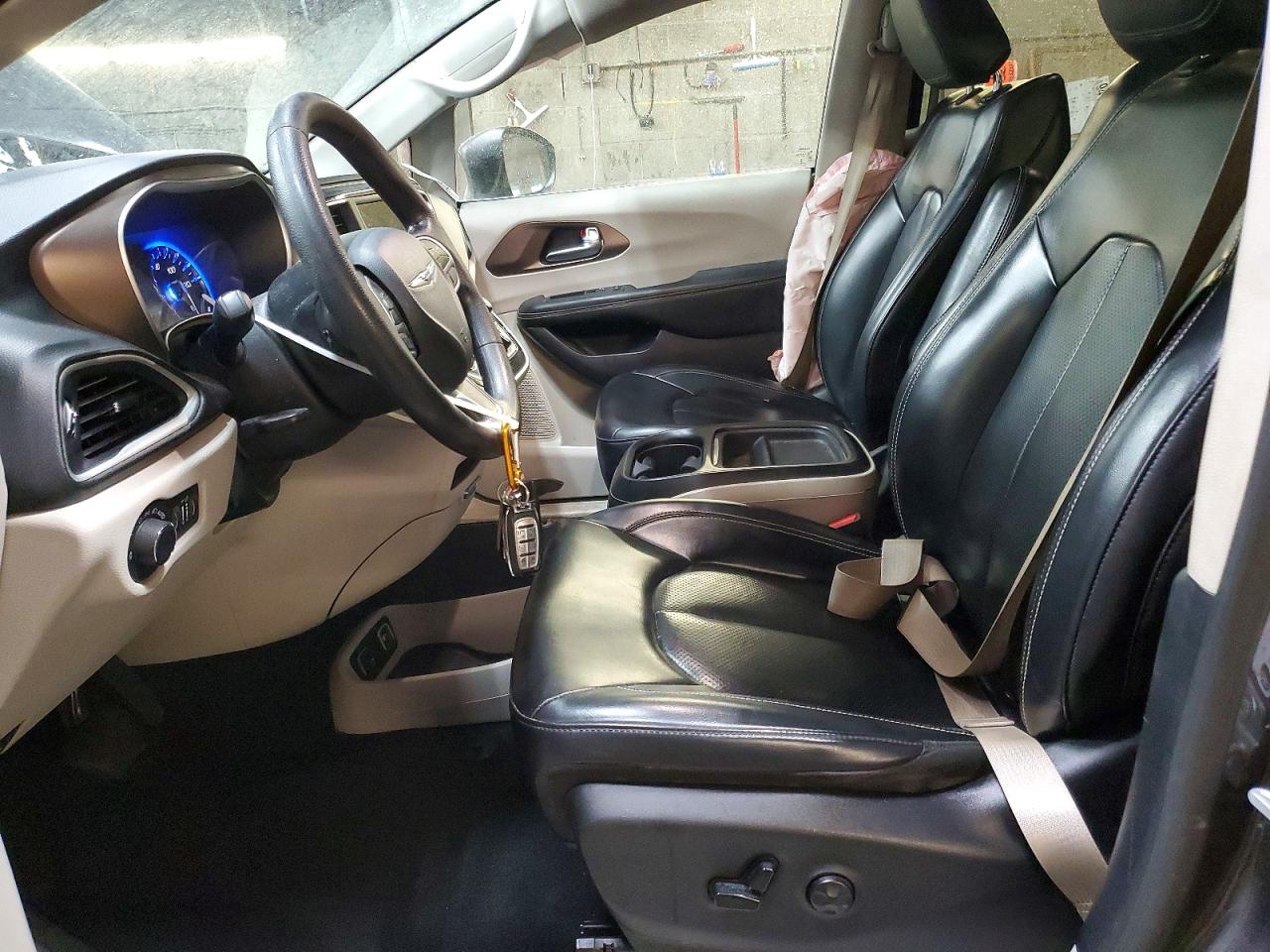 2020 CHRYSLER VOYAGER LXI photo 7