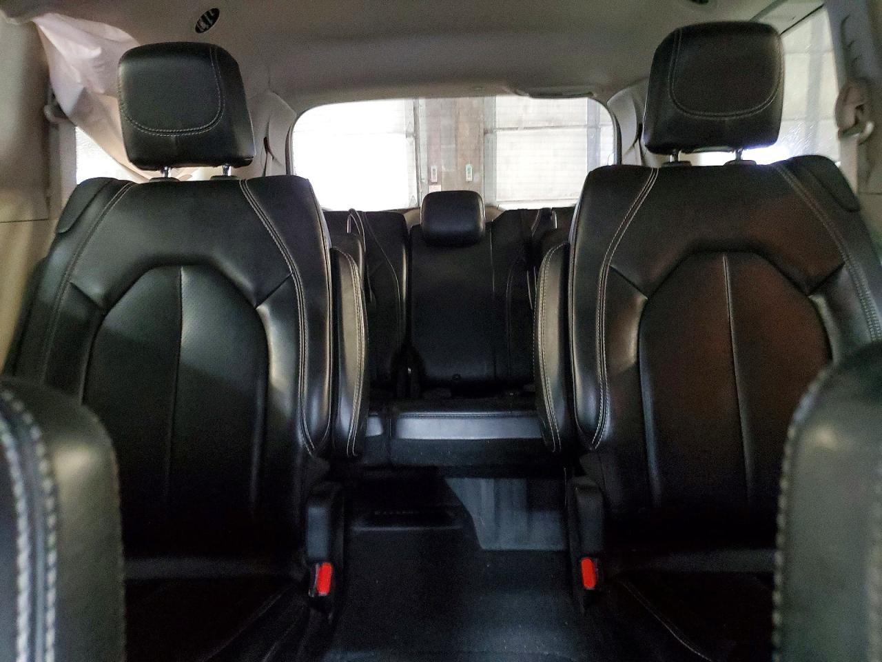 2020 CHRYSLER VOYAGER LXI photo 10