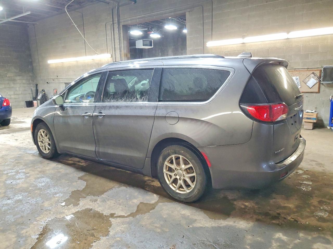 2020 CHRYSLER VOYAGER LXI photo 2