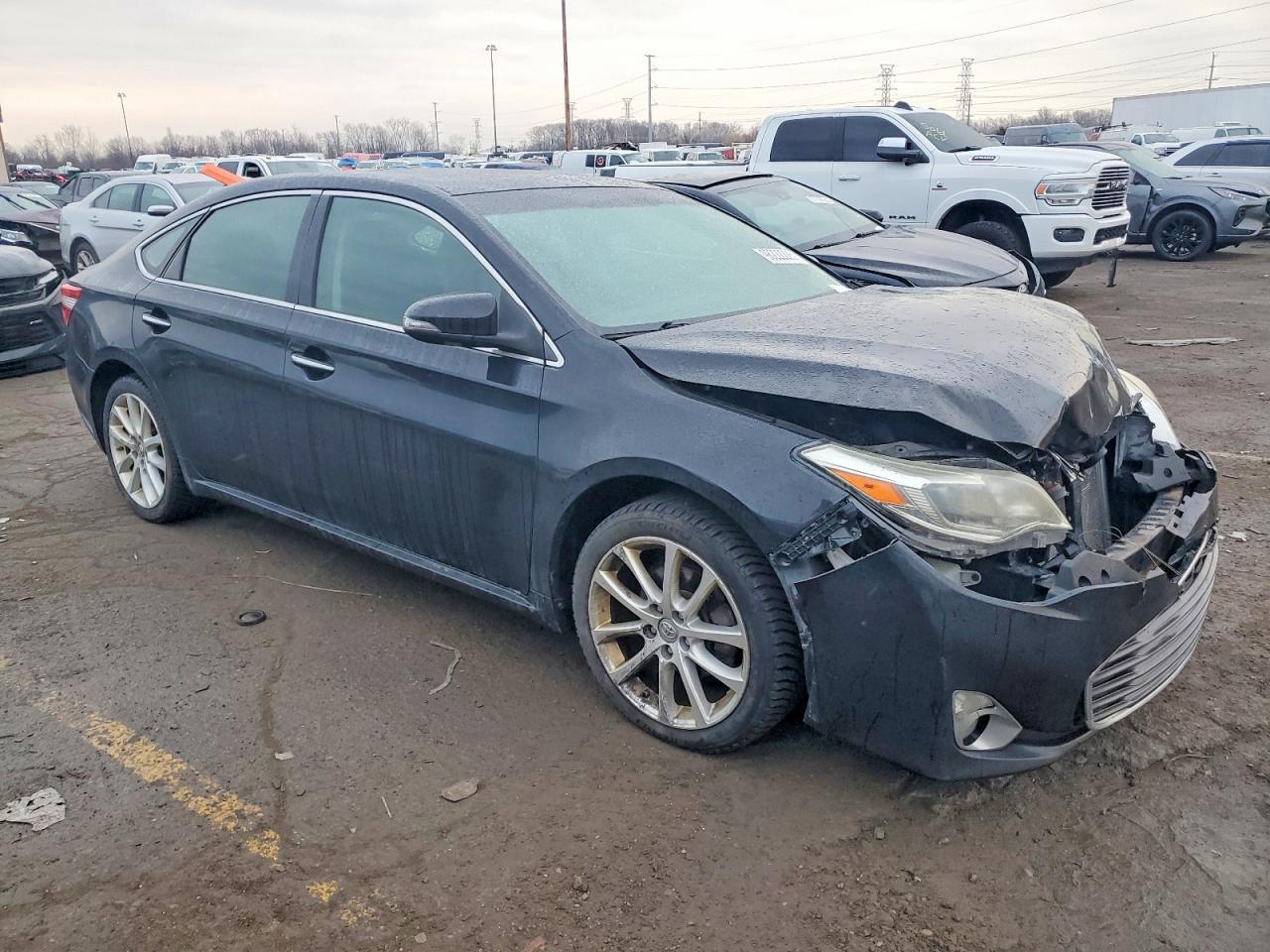 2013 TOYOTA AVALON BASE photo 4
