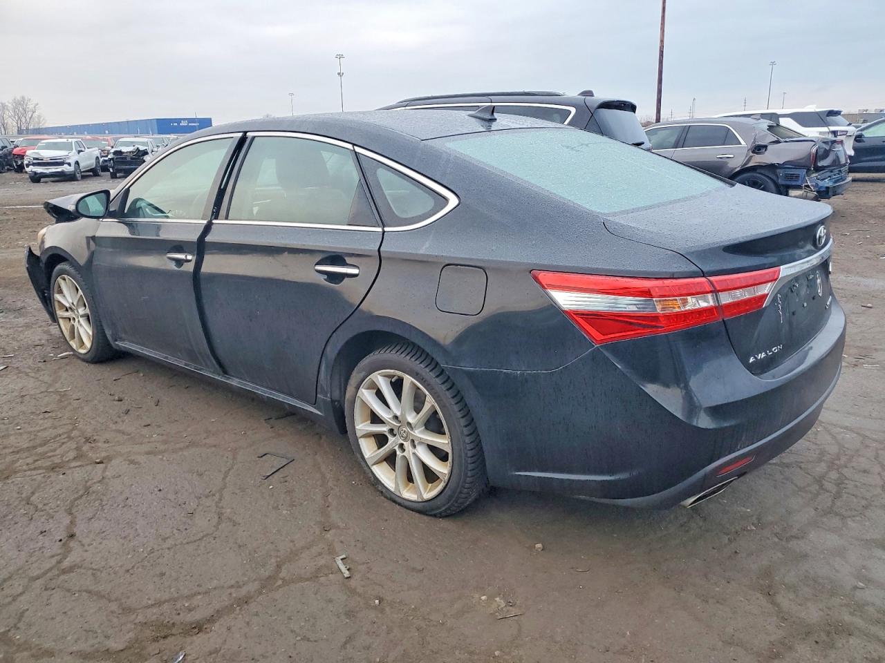 2013 TOYOTA AVALON BASE photo 2