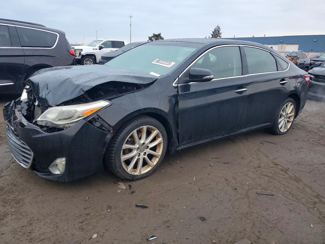 2013 TOYOTA AVALON