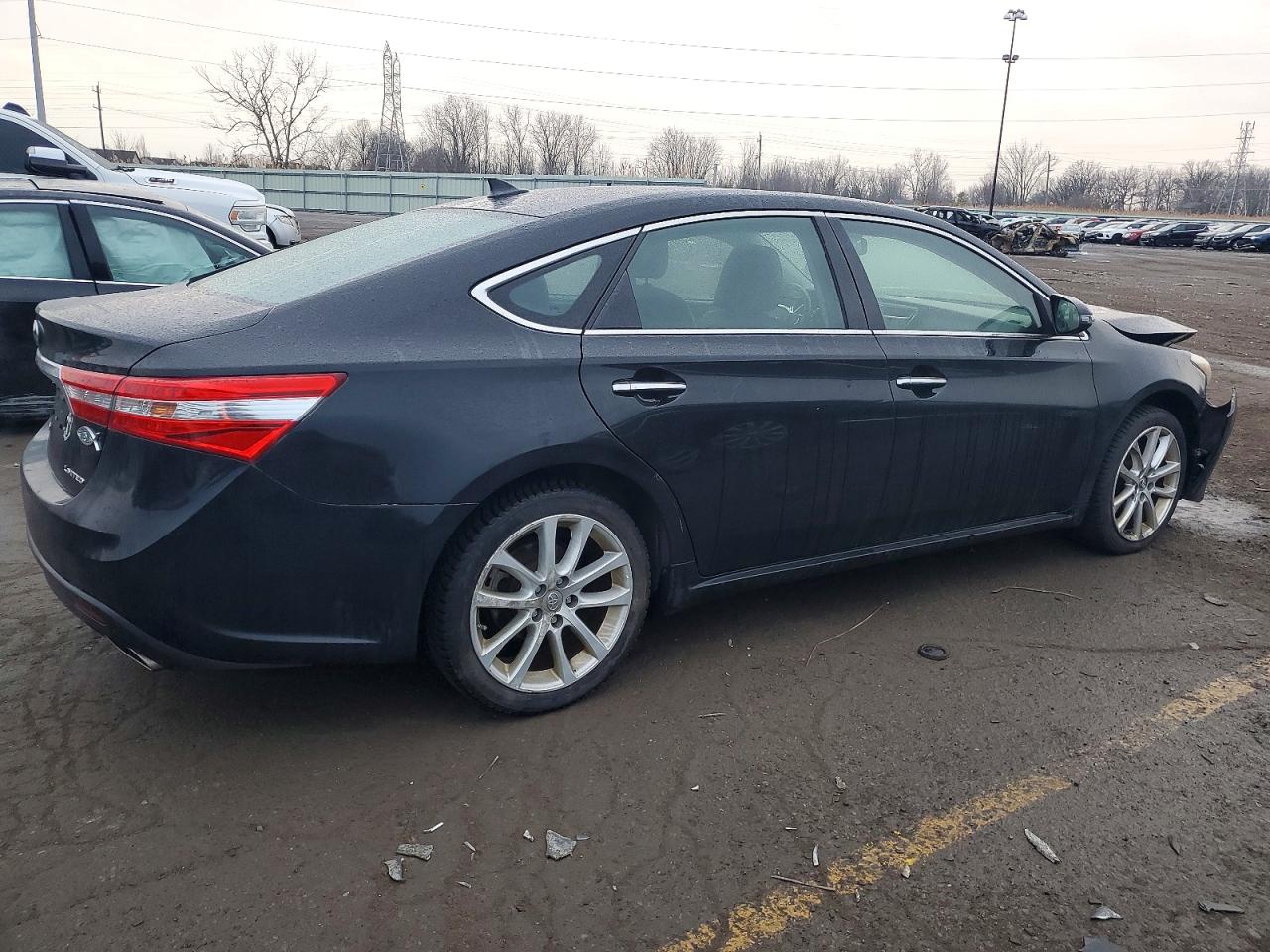 2013 TOYOTA AVALON BASE photo 3