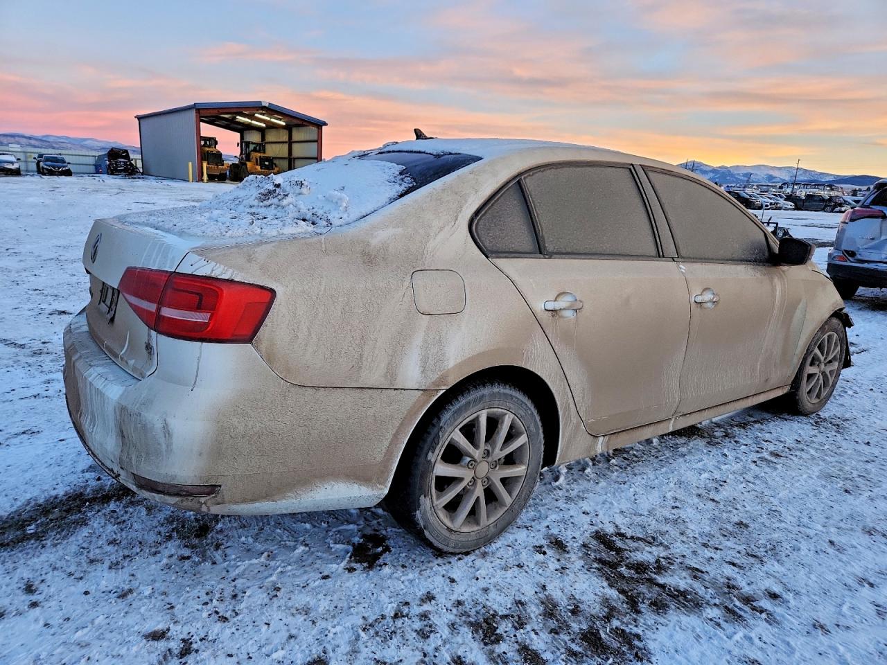 2015 VOLKSWAGEN JETTA SE photo 3