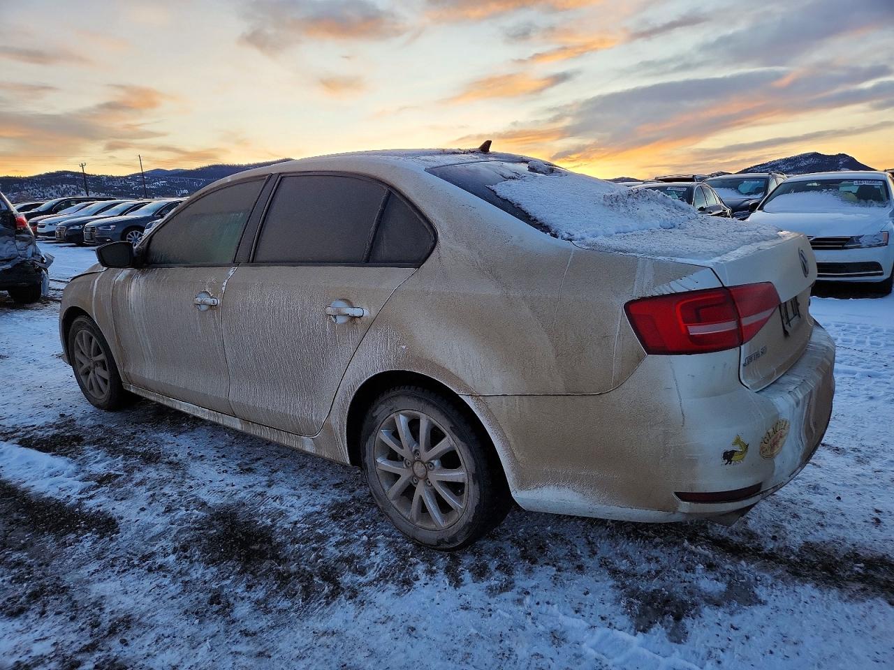 2015 VOLKSWAGEN JETTA SE photo 2