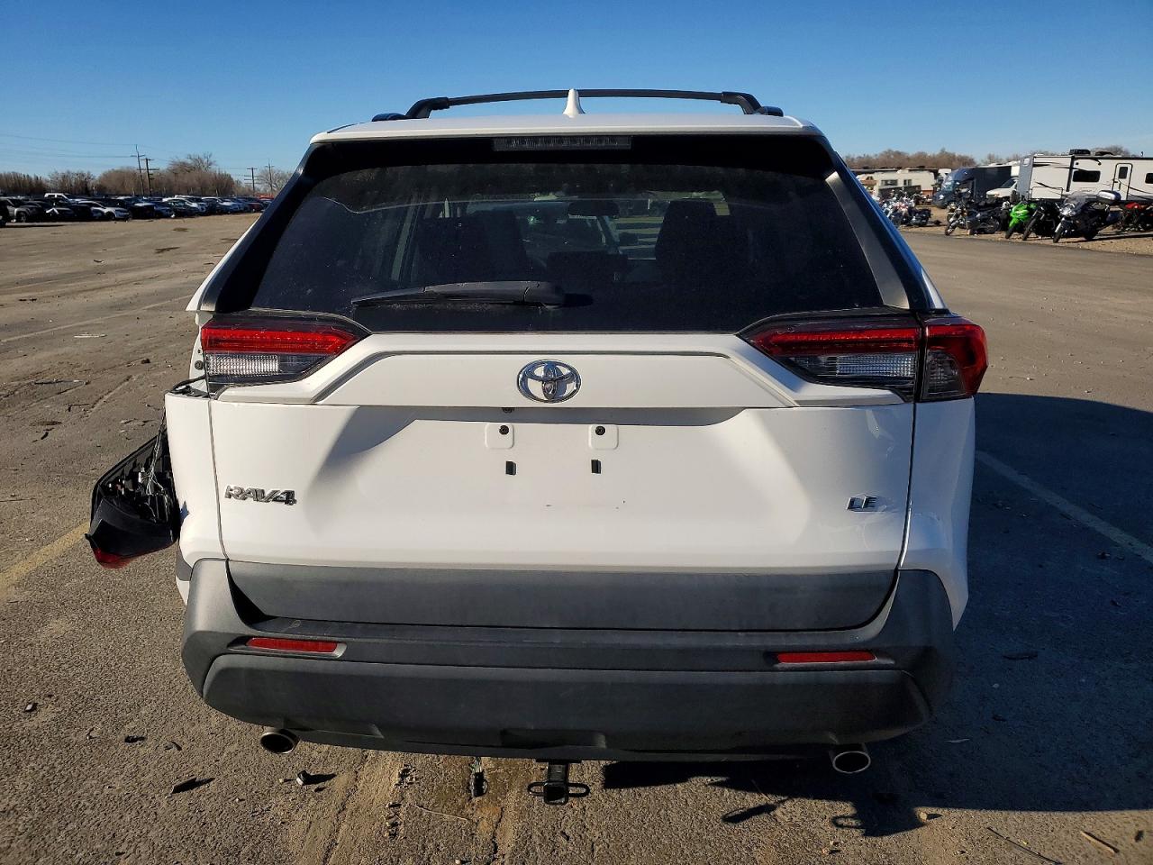 2021 TOYOTA RAV4 LE photo 6