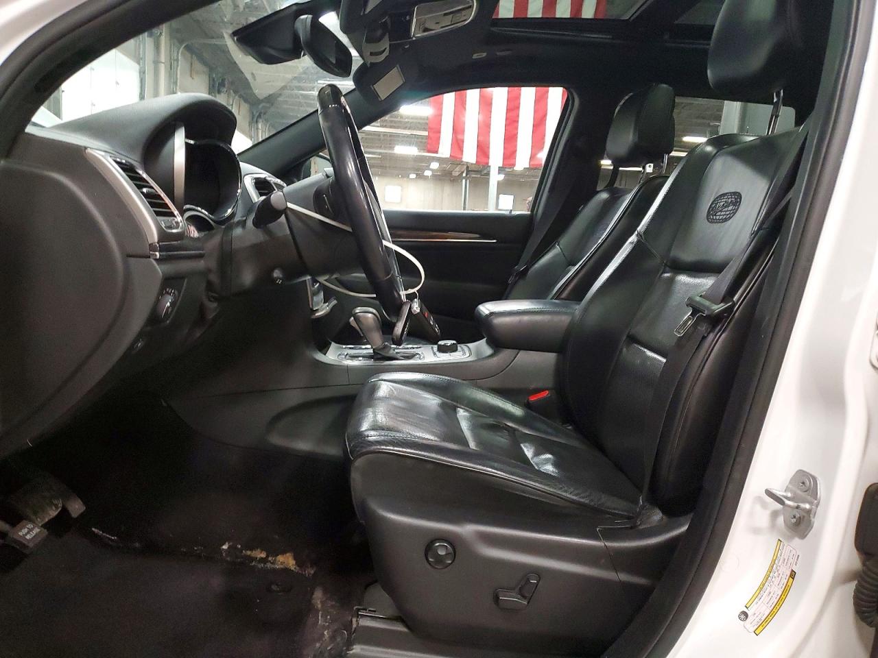 2018 JEEP GRAND CHEROKEE OVERLAND photo 7