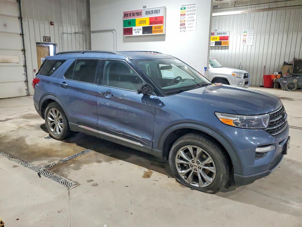 2021 FORD EXPLORER XLT photo 4
