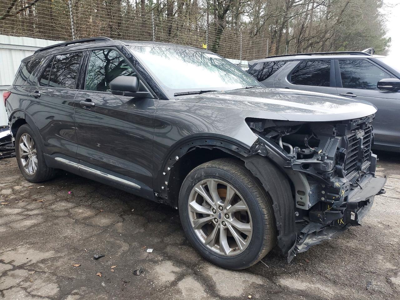 2020 FORD EXPLORER XLT photo 4