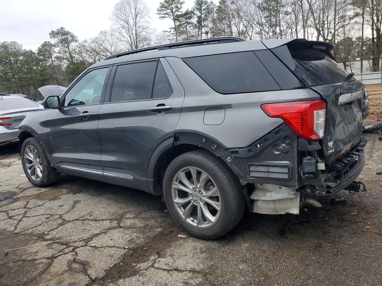 2020 FORD EXPLORER XLT photo 2