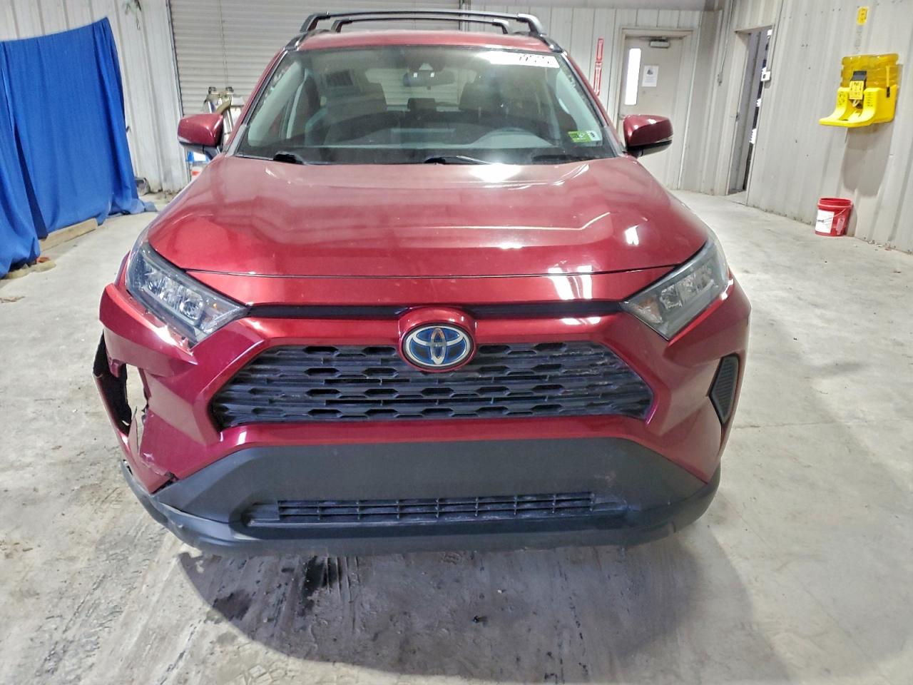 2021 TOYOTA RAV4 LE photo 9
