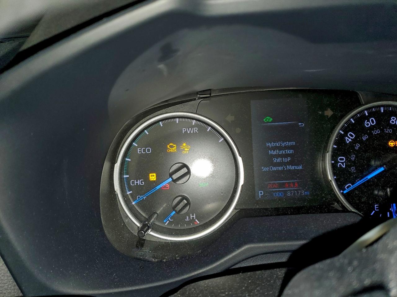 2021 TOYOTA RAV4 LE photo 17