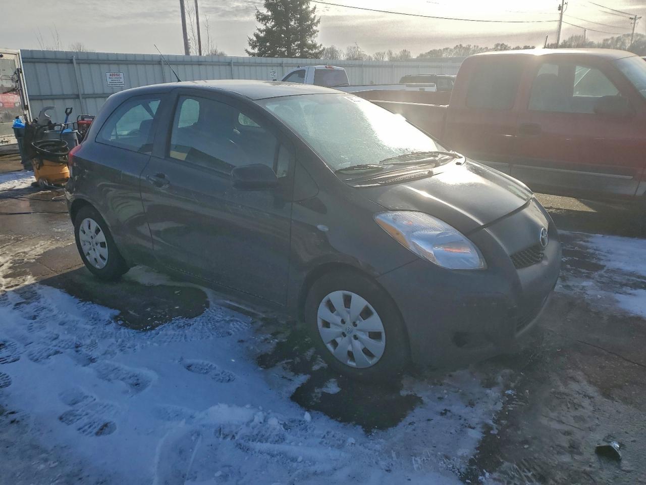 2009 TOYOTA YARIS photo 4