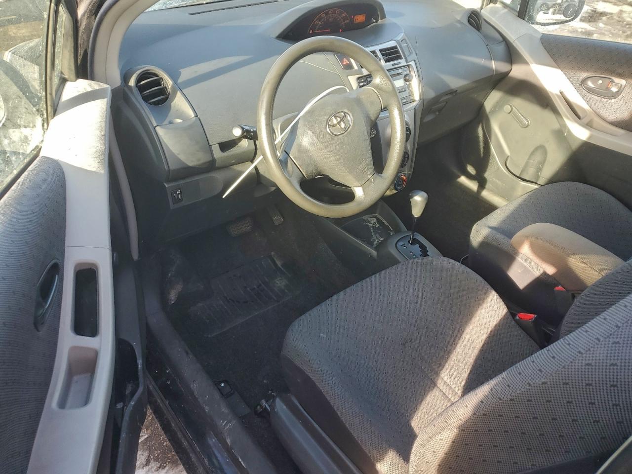 2009 TOYOTA YARIS photo 8