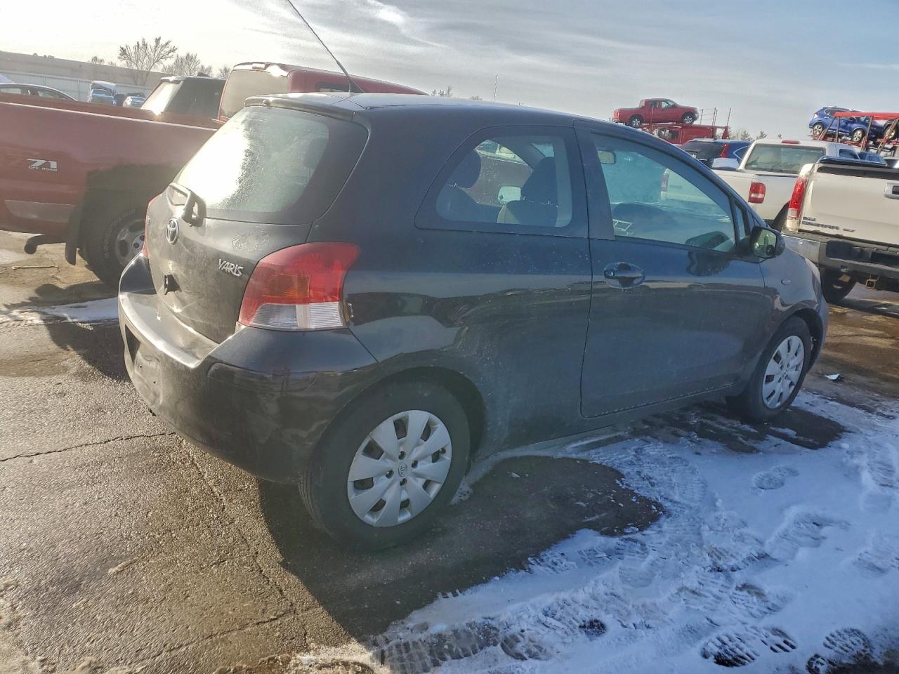 2009 TOYOTA YARIS photo 3