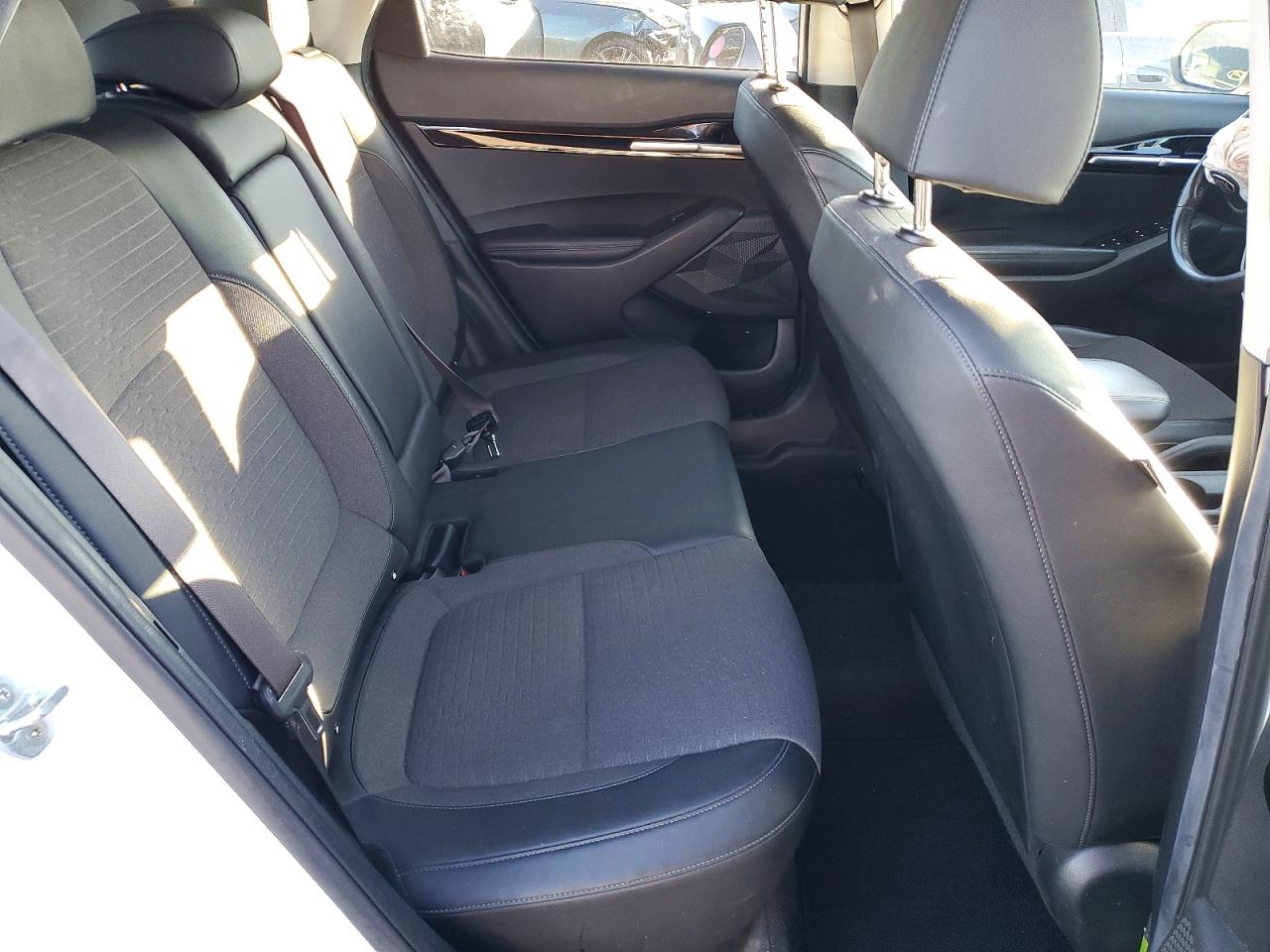 2021 KIA SELTOS S photo 11