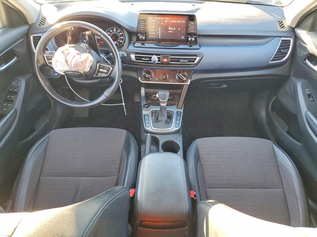 2021 KIA SELTOS S photo 8