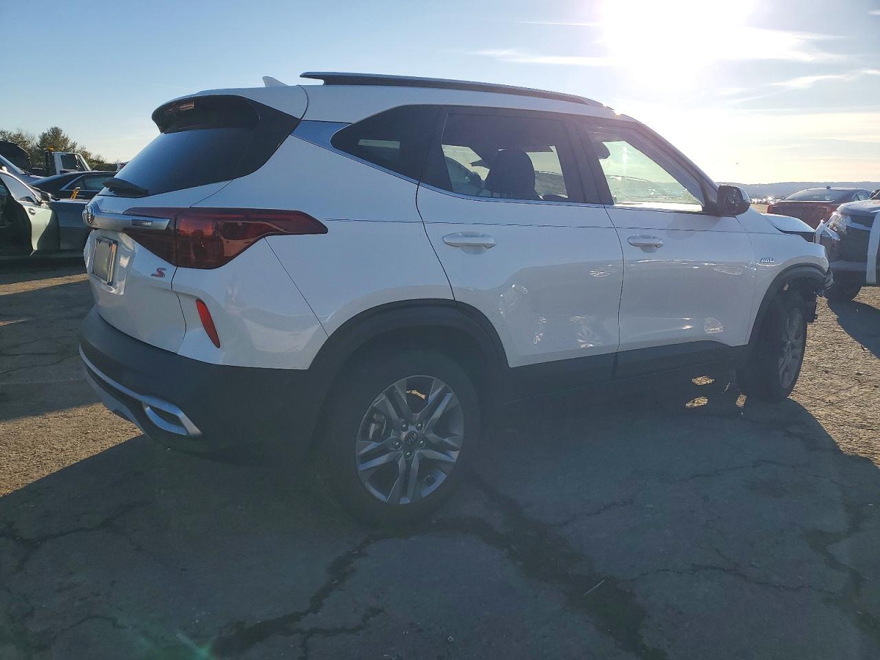 2021 KIA SELTOS S photo 3