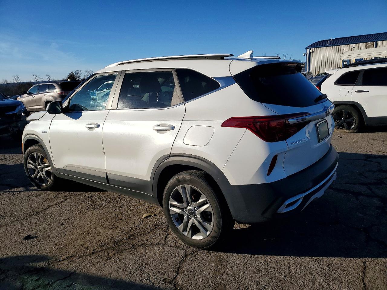 2021 KIA SELTOS S photo 2