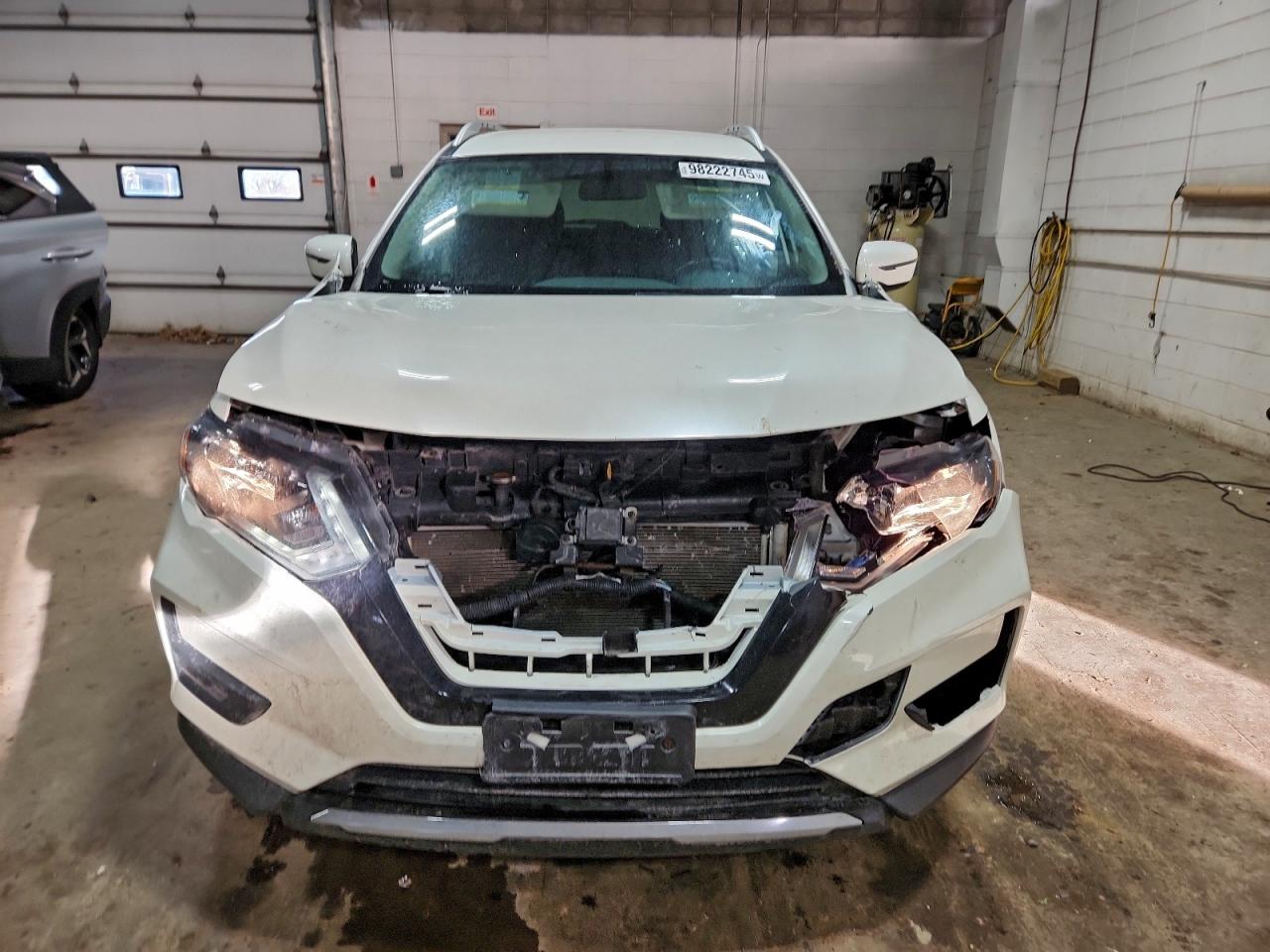 2018 NISSAN ROGUE S photo 5