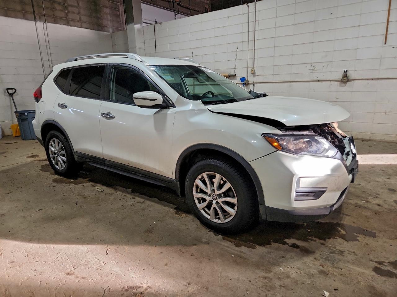 2018 NISSAN ROGUE S photo 4