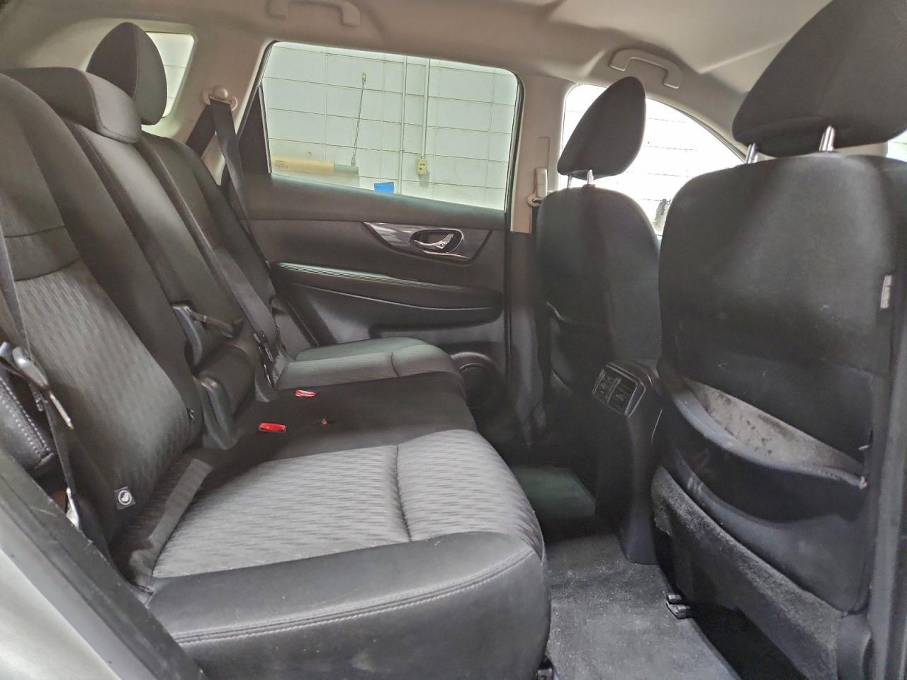 2018 NISSAN ROGUE S photo 11