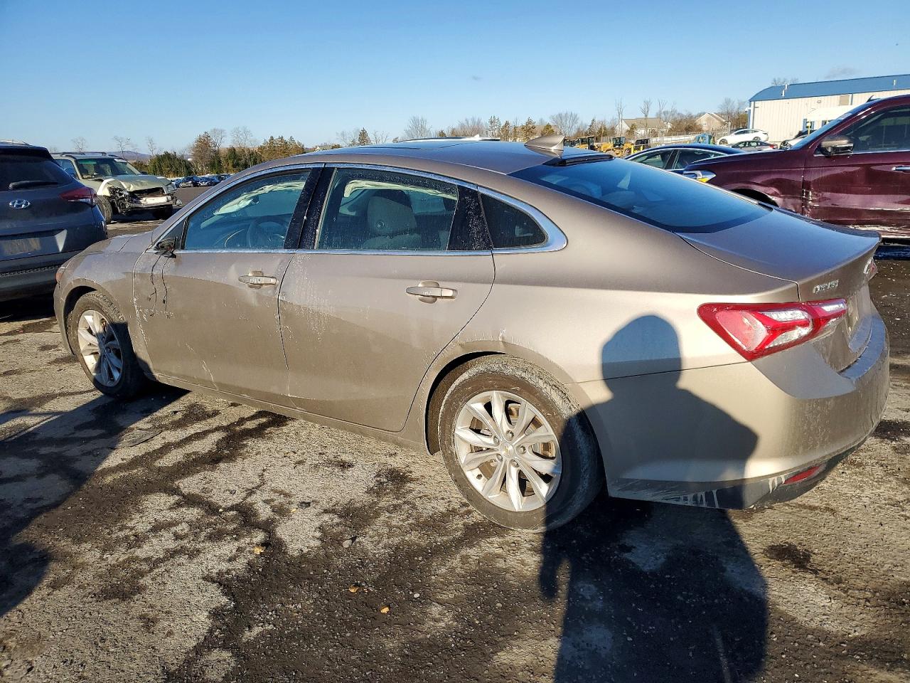 2022 CHEVROLET MALIBU LT photo 2