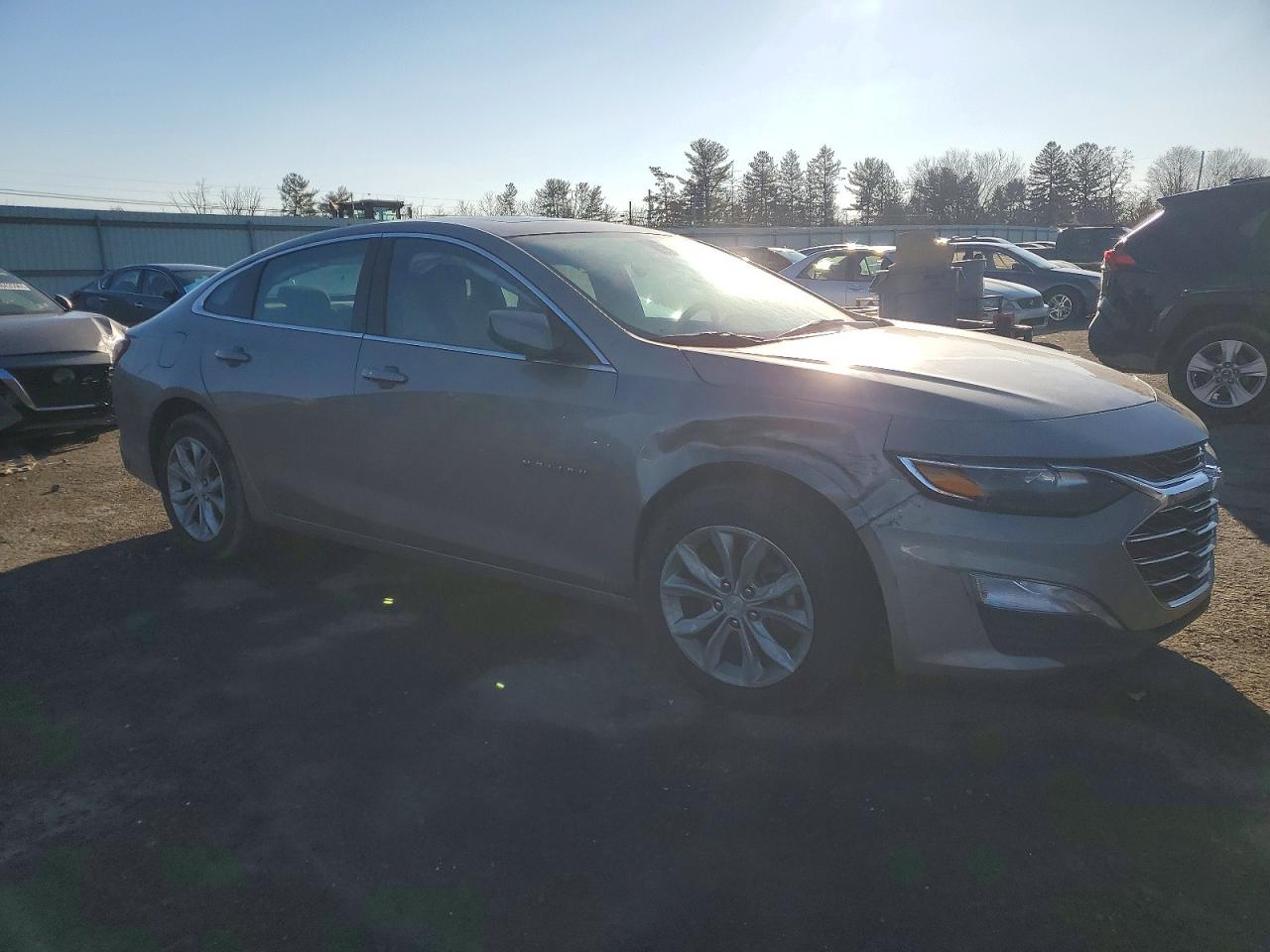 2022 CHEVROLET MALIBU LT photo 4