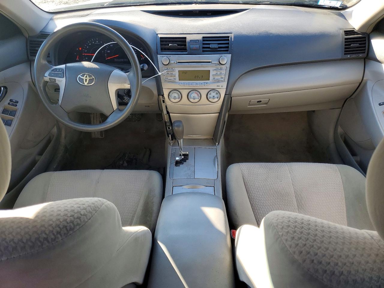 2010 TOYOTA CAMRY BASE photo 8