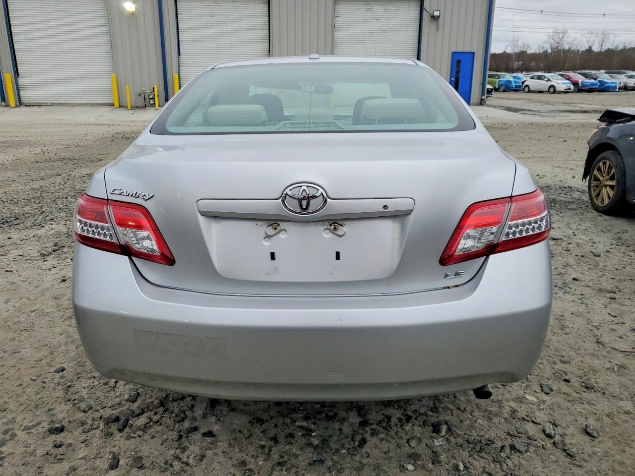 2010 TOYOTA CAMRY BASE photo 16