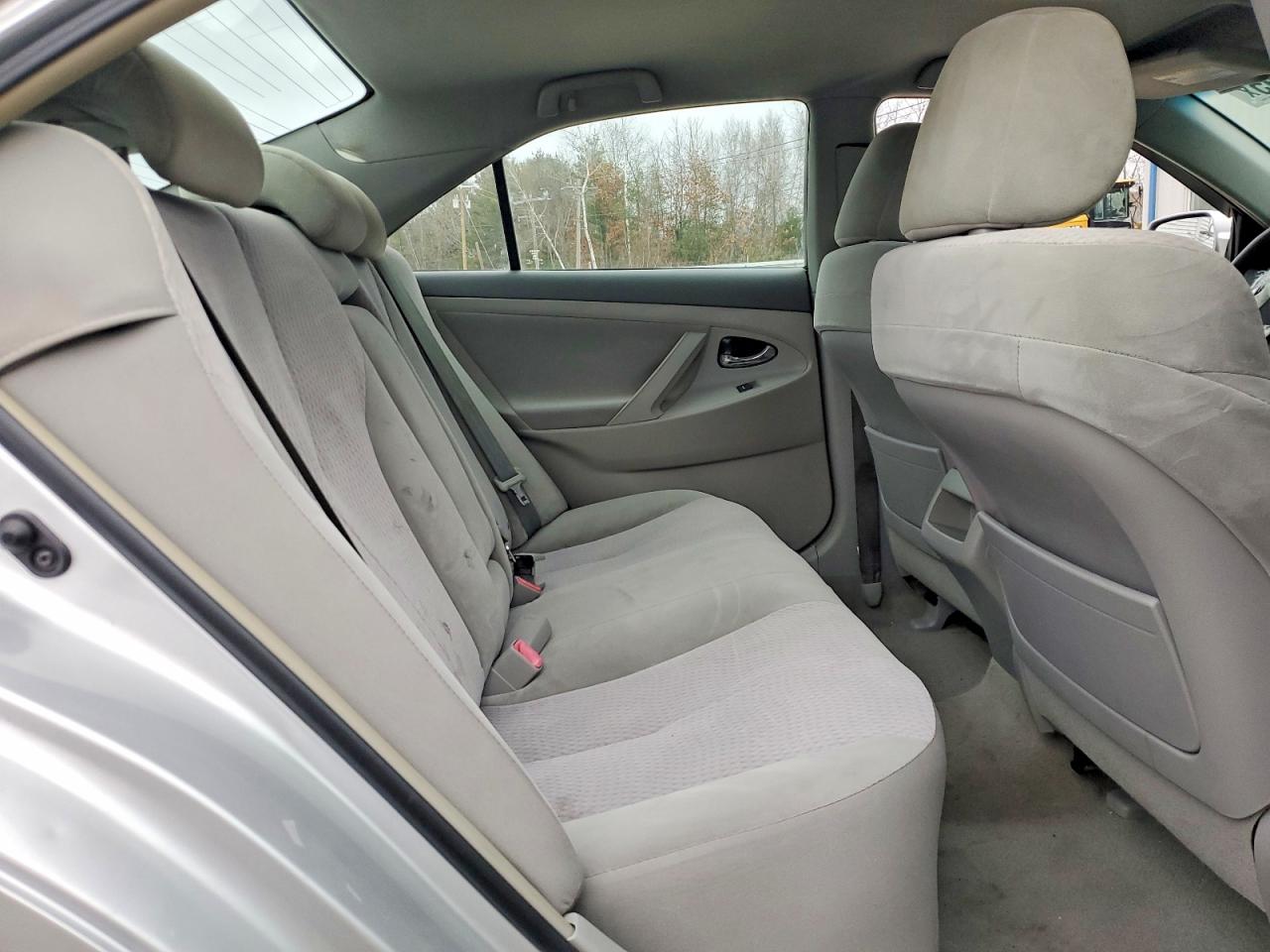 2010 TOYOTA CAMRY BASE photo 28
