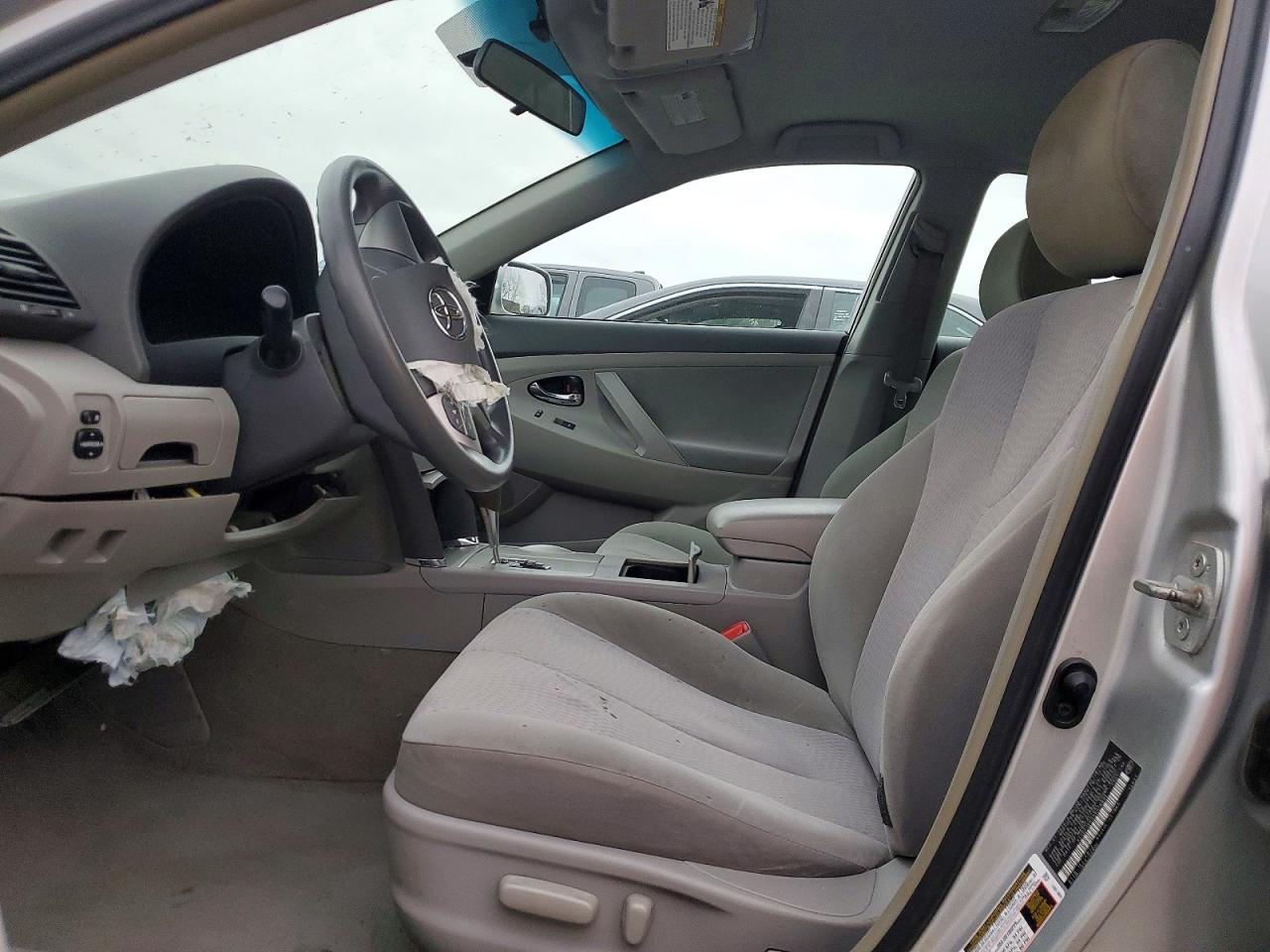 2010 TOYOTA CAMRY BASE photo 19