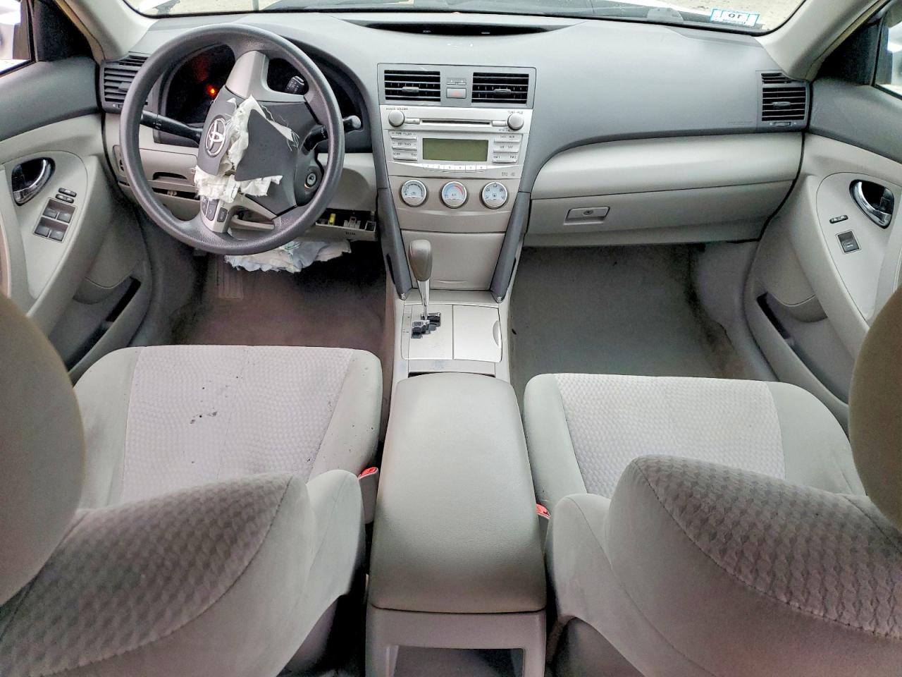 2010 TOYOTA CAMRY BASE photo 22