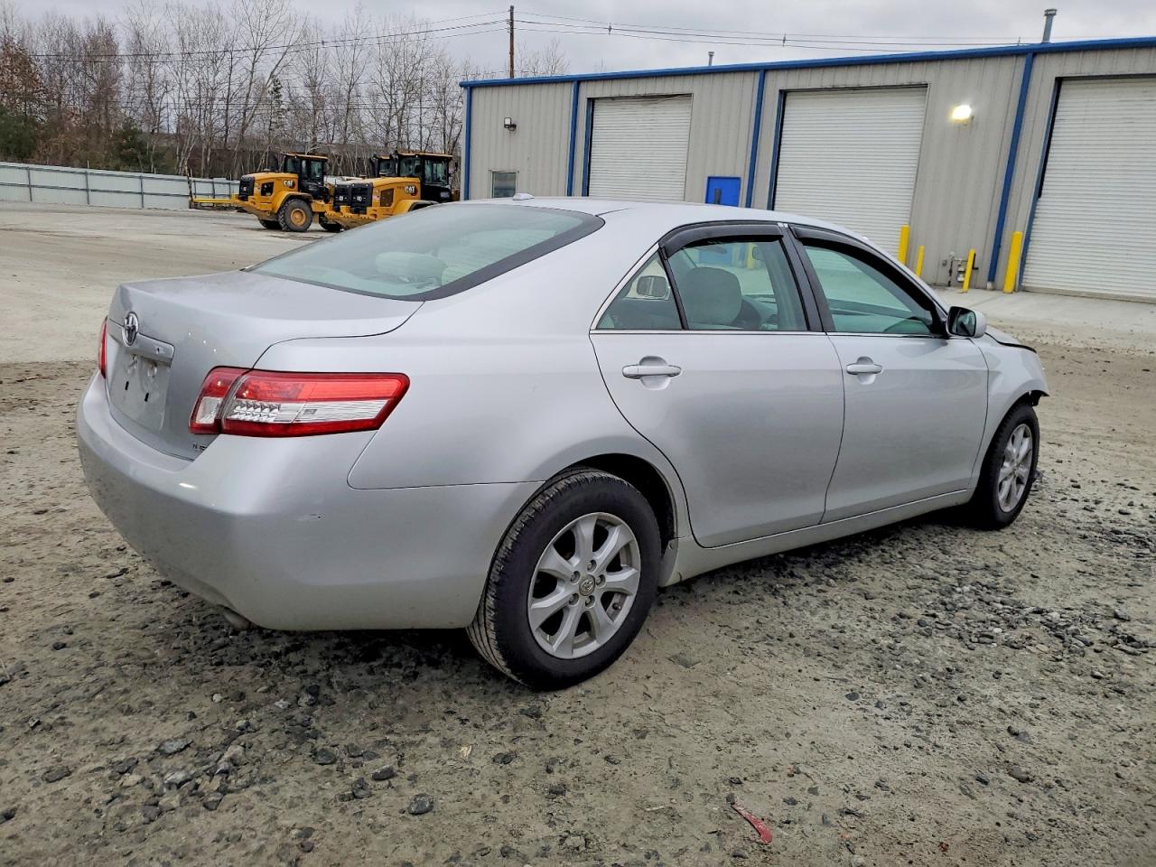 2010 TOYOTA CAMRY BASE photo 7
