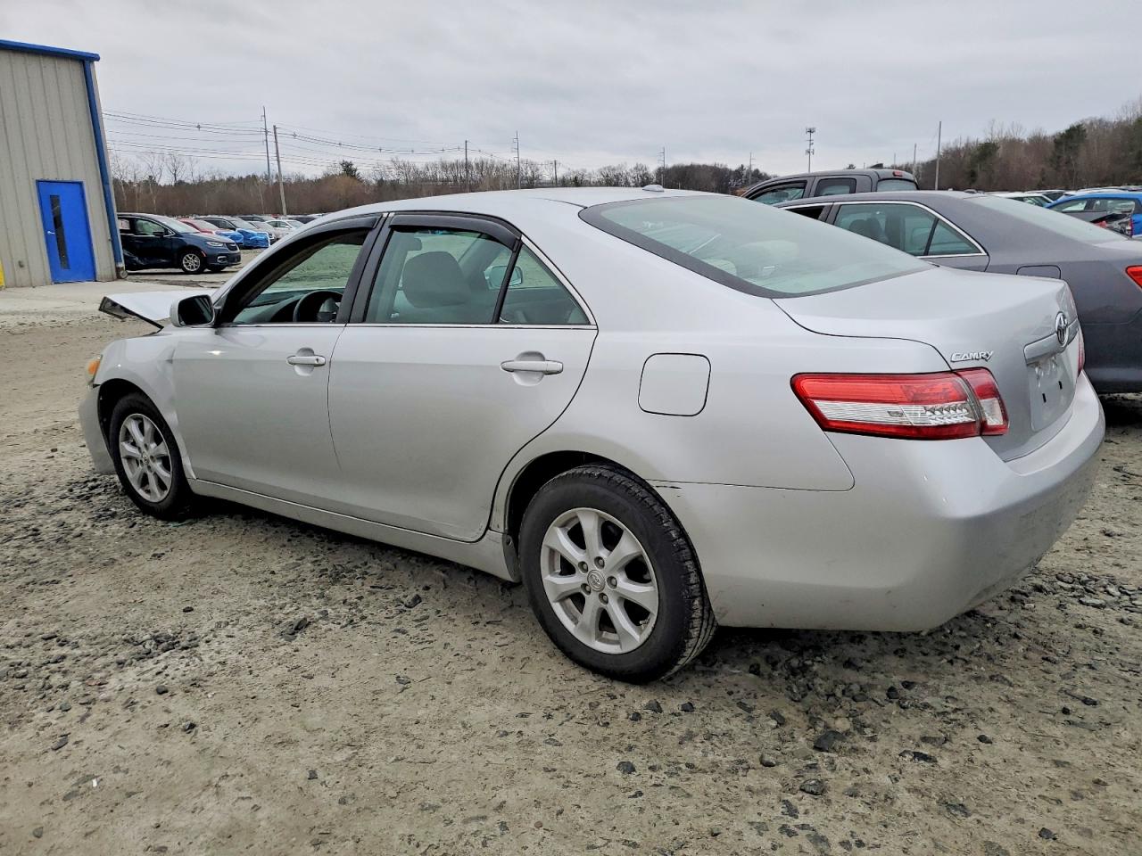 2010 TOYOTA CAMRY BASE photo 4