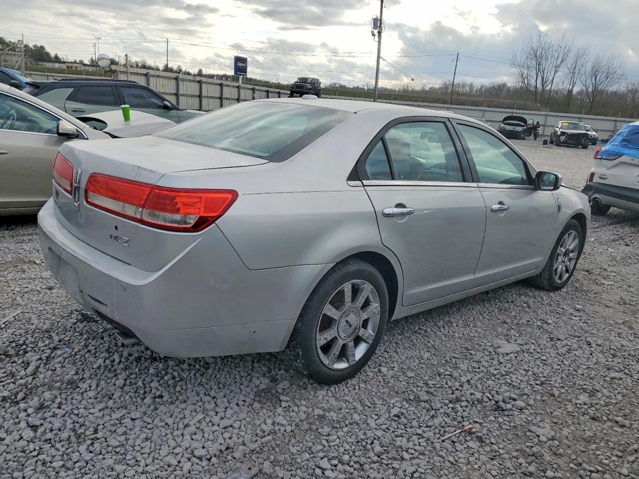 2010 LINCOLN MKZ photo 3
